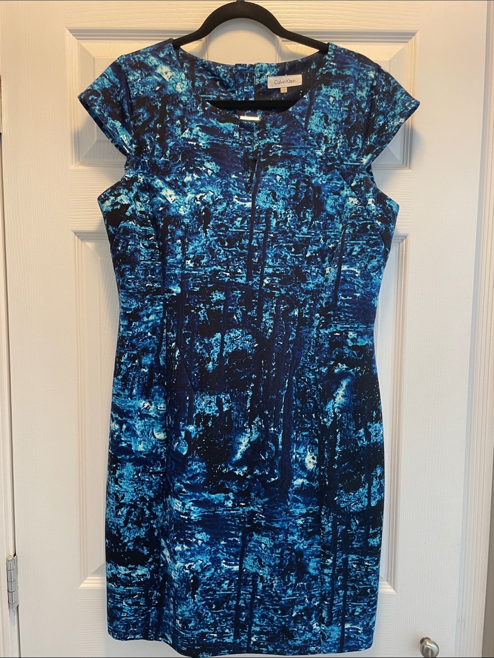 Calvin Klein Blue Marble-Print Cap-Sleeve Sheath Dress